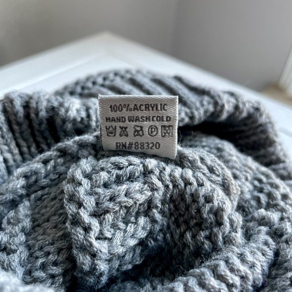 CLASSIC C.C BEANIE HAT With Tags - Picture 4 of 5